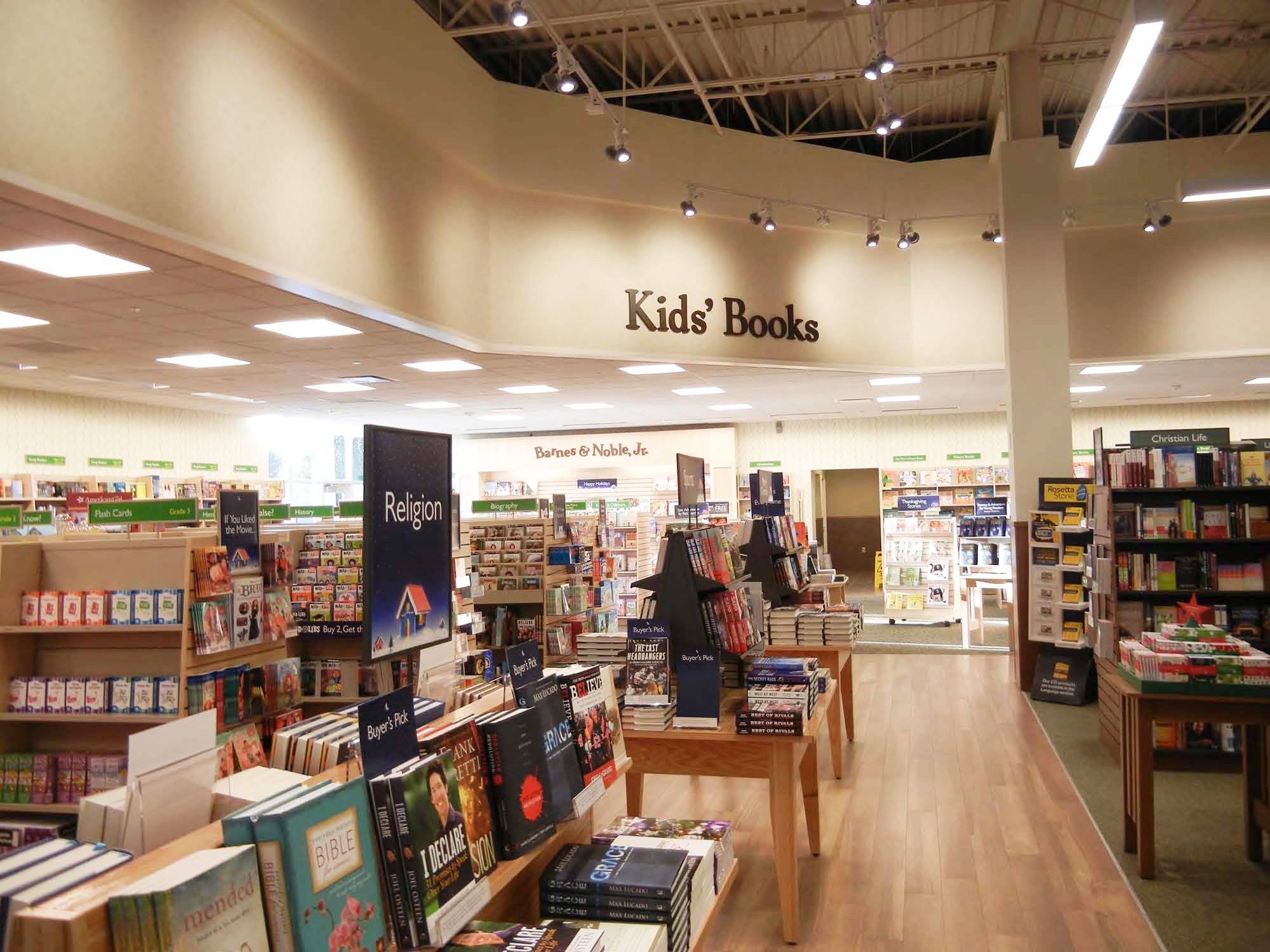 Barnes & Noble's new smaller format concept store in Fredericksbur...